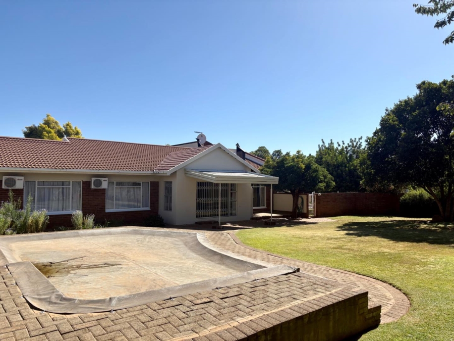 3 Bedroom Property for Sale in Universitas Ridge Free State